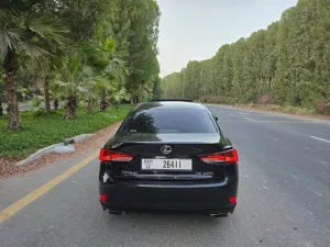 2019 لكزس اي اس IS 300