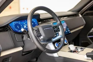 2023 لاند روفر رينج روفر SV LWB