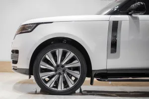 2023 لاند روفر رينج روفر SV LWB