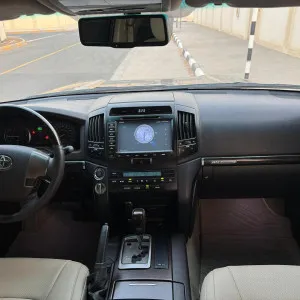 2011 Toyota Land Cruiser GXR