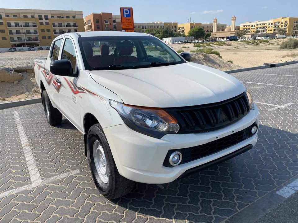 2017 ميتسوبيشي أل٢٠٠ single-cab