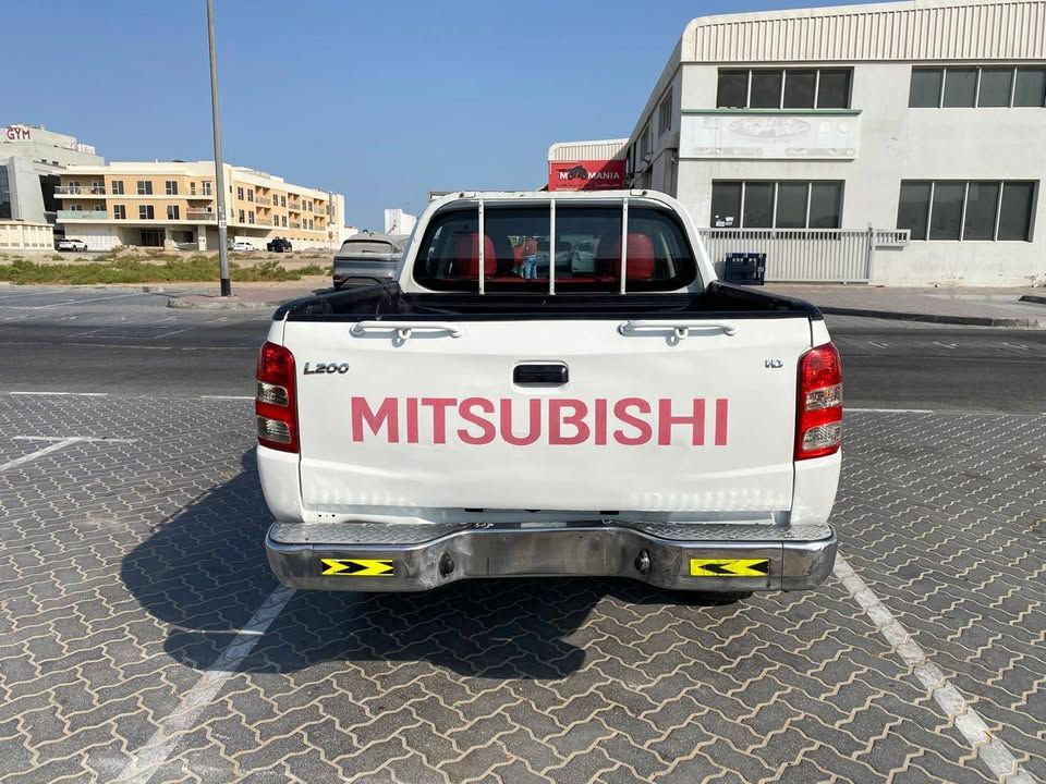 2017 ميتسوبيشي أل٢٠٠ single-cab