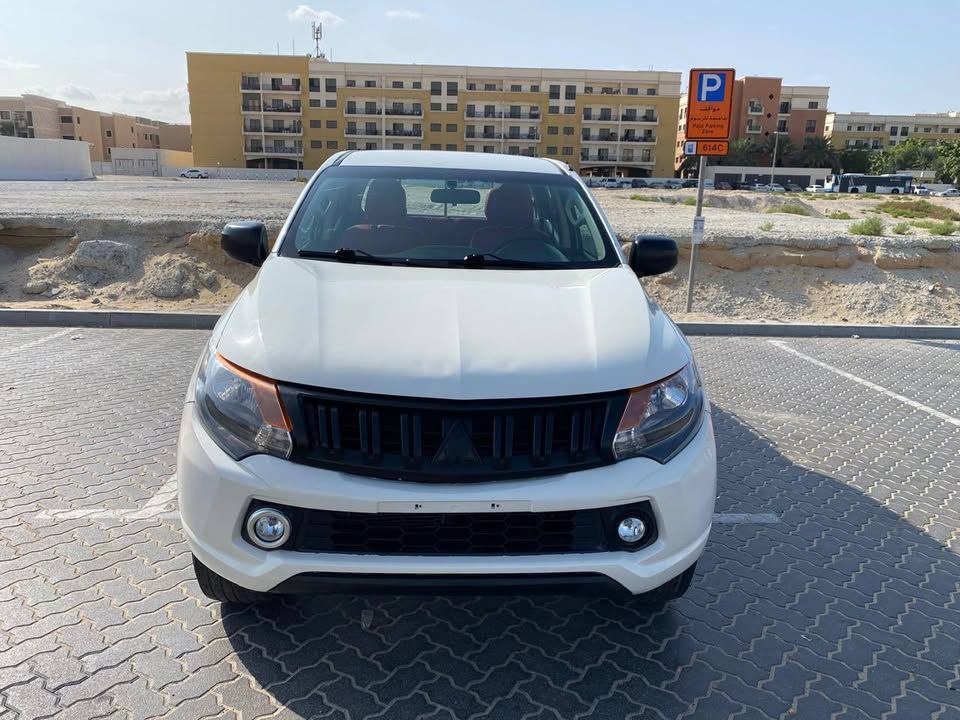 2017 ميتسوبيشي أل٢٠٠ single-cab