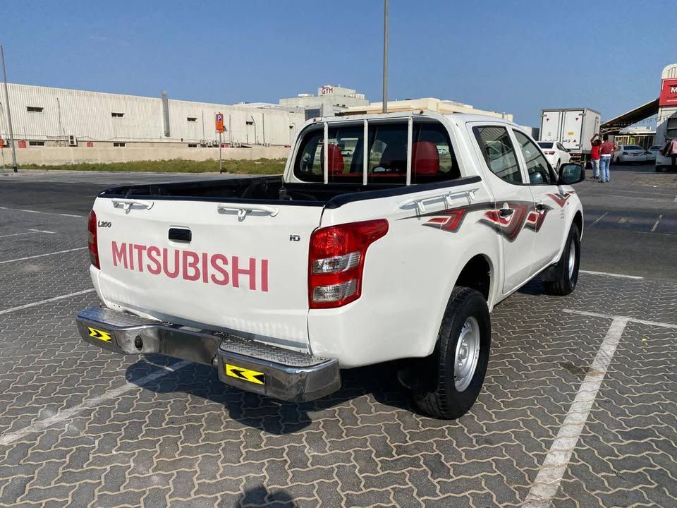 2017 ميتسوبيشي أل٢٠٠ single-cab