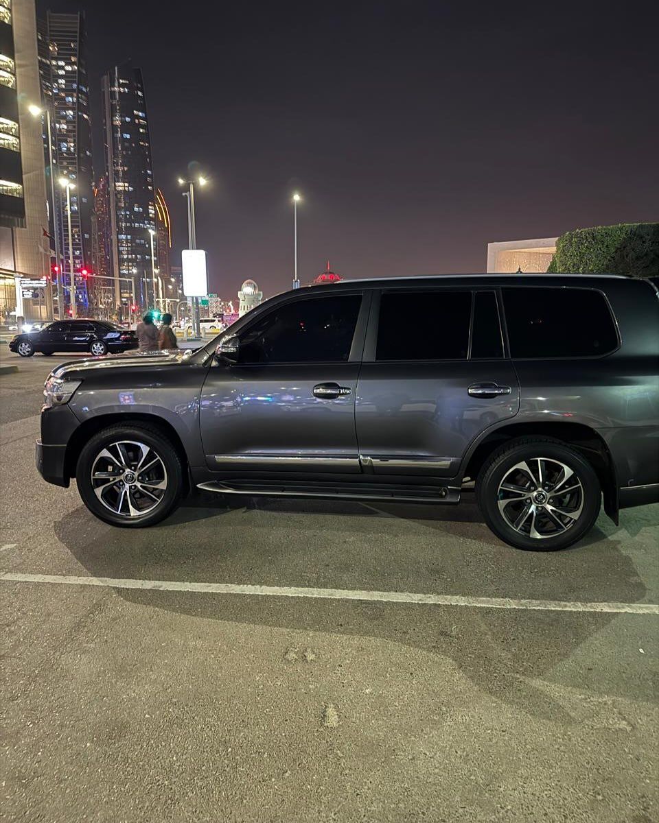 2013 Toyota Land Cruiser GXR