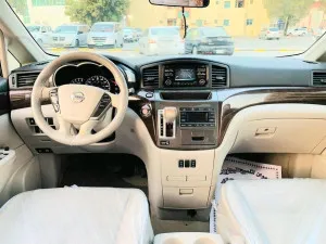 2014 Nissan Quest Platinum