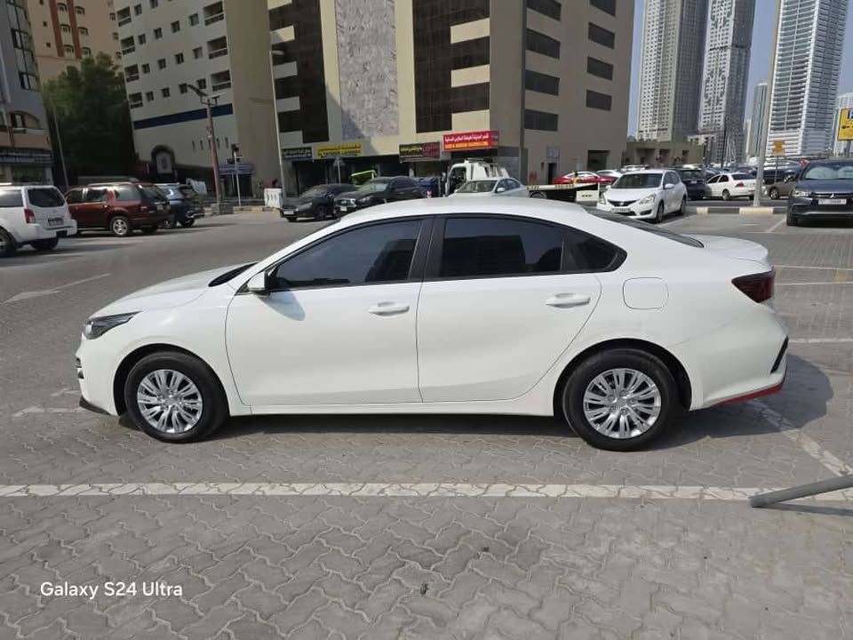 2024 كيا سيراتو EX hatchback