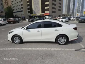 2024 كيا سيراتو EX hatchback