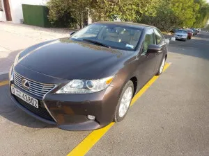 2014 لكزس ES - اي اس ES300h