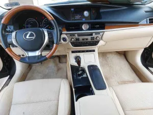 2014 لكزس ES - اي اس ES300h