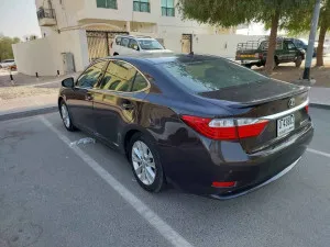 2014 لكزس ES - اي اس ES300h