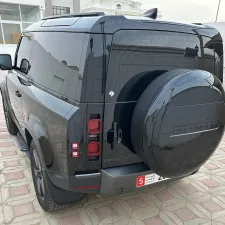 2024 لاند روفر ديفندر 90 SE