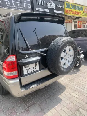 2004 ميتسوبيشي باجيرو Signature Edition