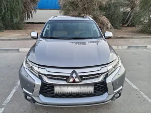 2017 Mitsubishi Montero ES