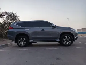 2017 Mitsubishi Montero ES