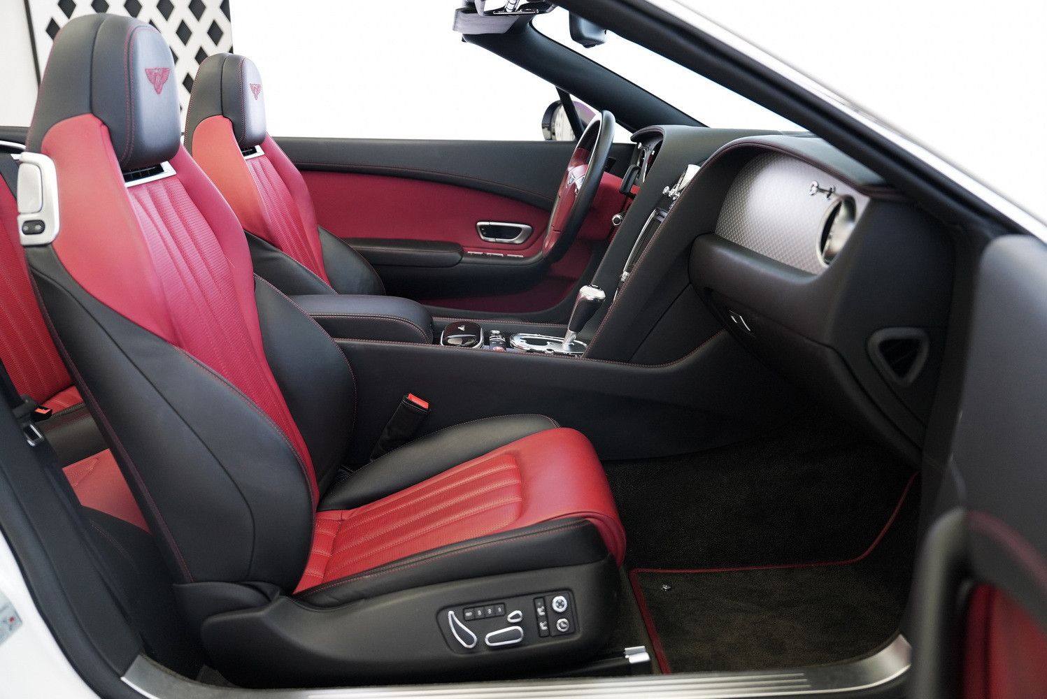 2015 بنتلي كونتيننتال GTC V8
