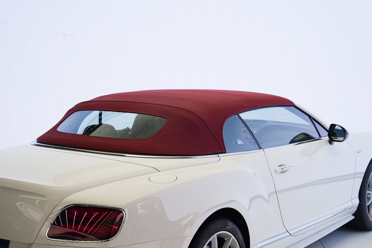 2015 بنتلي كونتيننتال GTC V8
