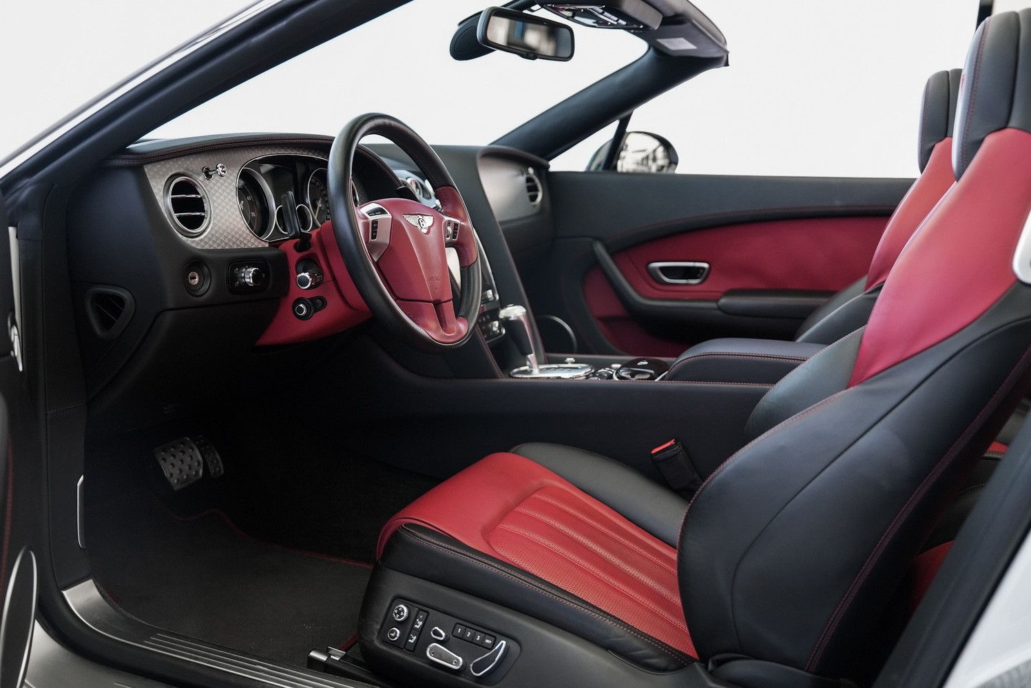 2015 بنتلي كونتيننتال GTC V8