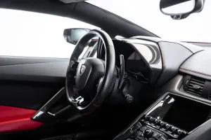 2017 لامبورجيني أفندايتر SV