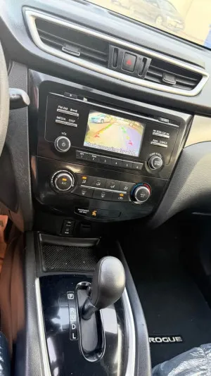 2019 نيسان روج SL