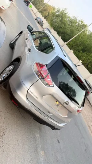 2019 نيسان روج SL