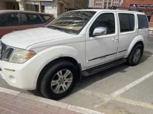 2008 نيسان باثفايندر LE