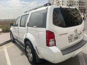 2008 نيسان باثفايندر LE