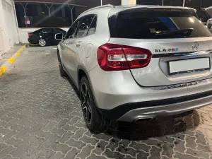 2017 مرسيدس-بنز GLA - جي ال اي GLA250