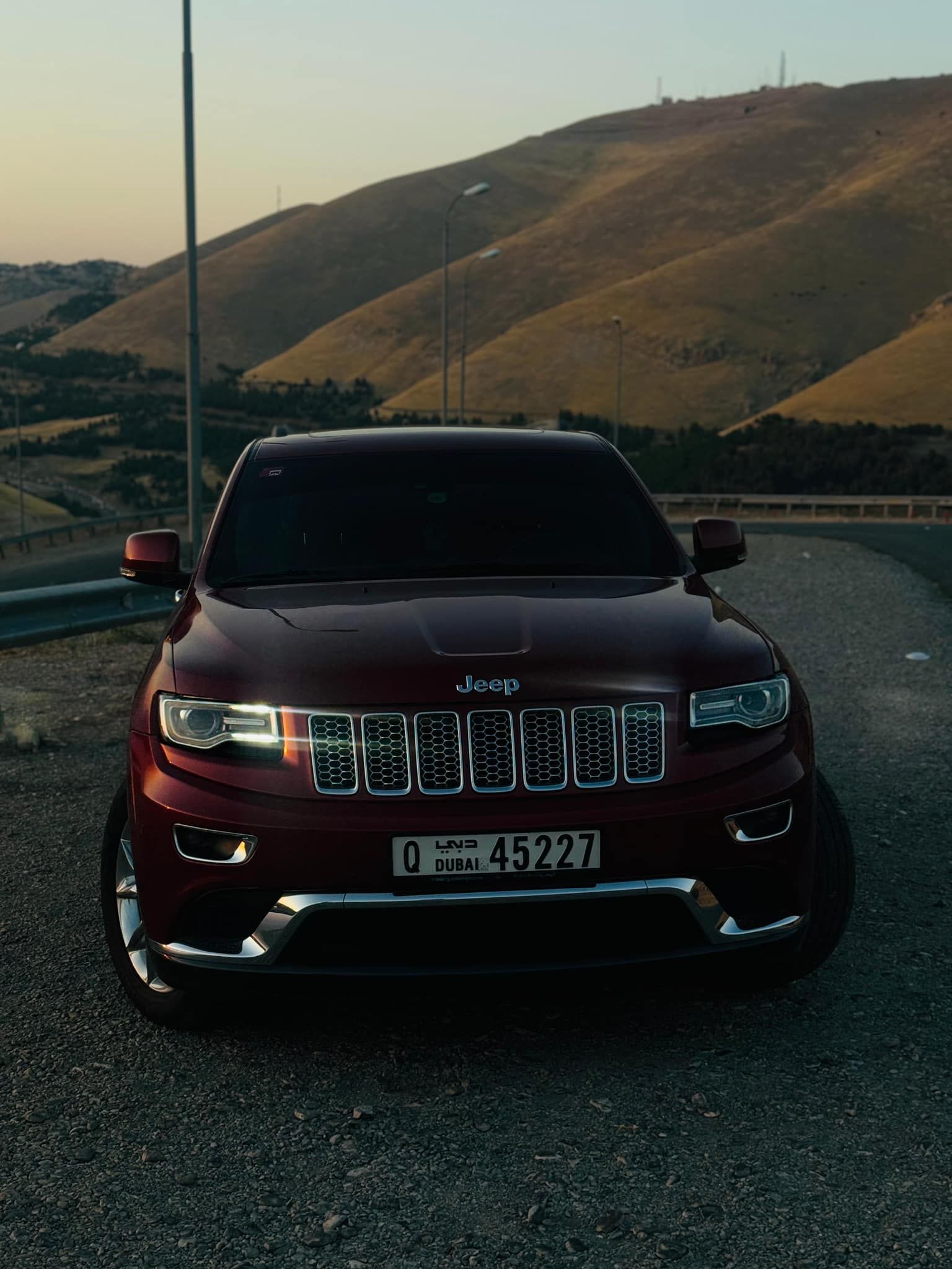 2014 جييب جراند شيروكي Laredo E