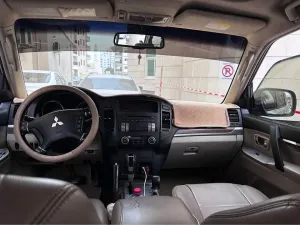 2008 ميتسوبيشي باجيرو GLX
