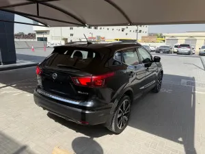 2017 نيسان روج SL