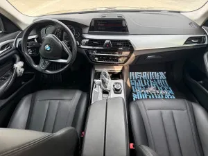 2019 BMW 5-Series 520i