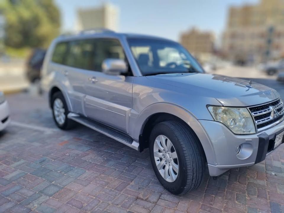 2010 ميتسوبيشي باجيرو Signature Edition