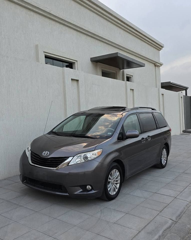2011 Toyota Sienna XLE