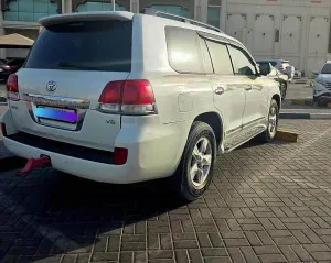 2010 تويوتا لاند كروزر VXR