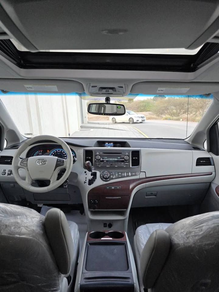 2011 Toyota Sienna XLE