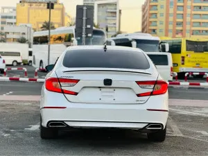 2021 هوندا أكورد DX
