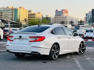 2021 هوندا أكورد DX