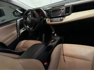 2015 تويوتا راف ٤ VXR