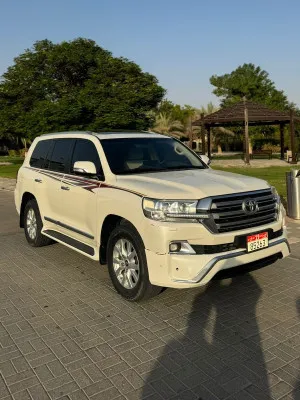 2018 Toyota Land Cruiser GXR