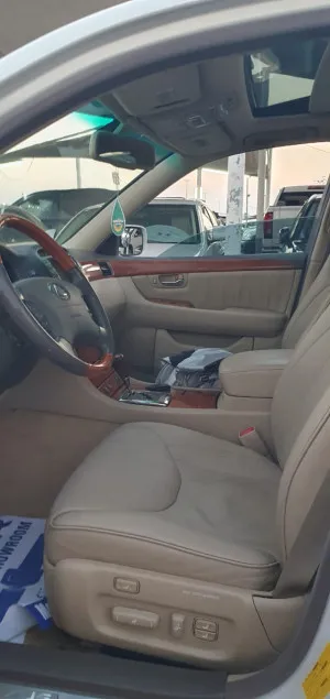 2004 Lexus LS 430
