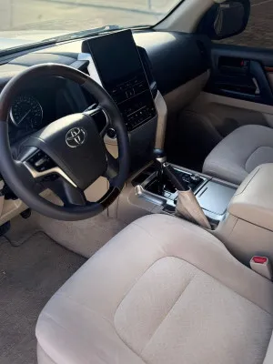 2018 Toyota Land Cruiser GXR