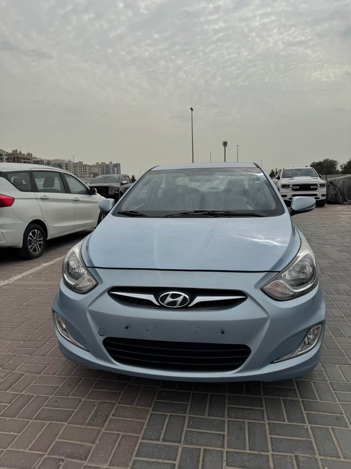 2014 هيونداي أكسنت SE