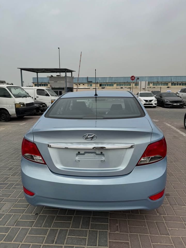 2014 هيونداي أكسنت SE