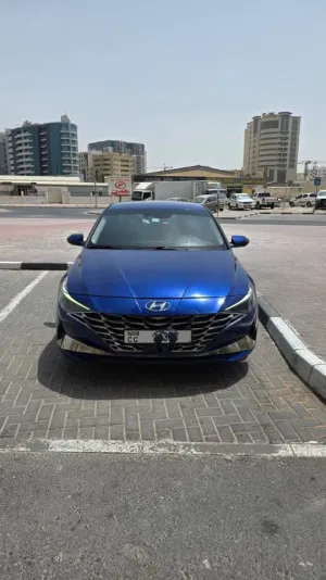 2021 هيونداي النترا SE