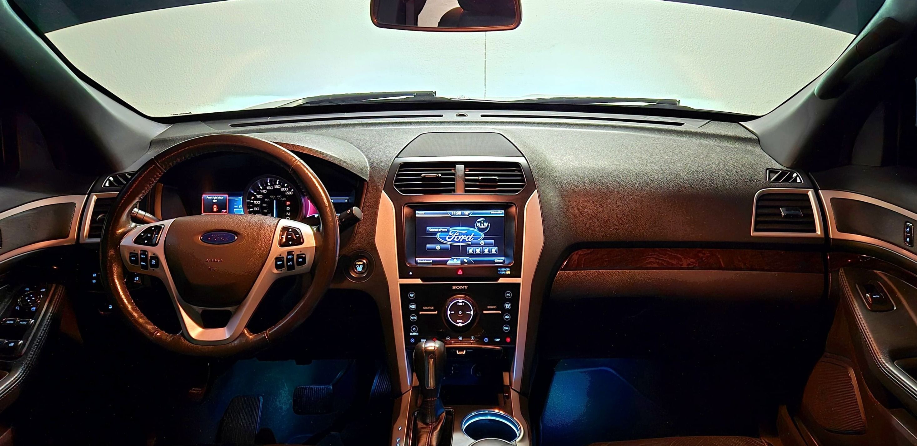 2014 فورد اكسبلورر Limited