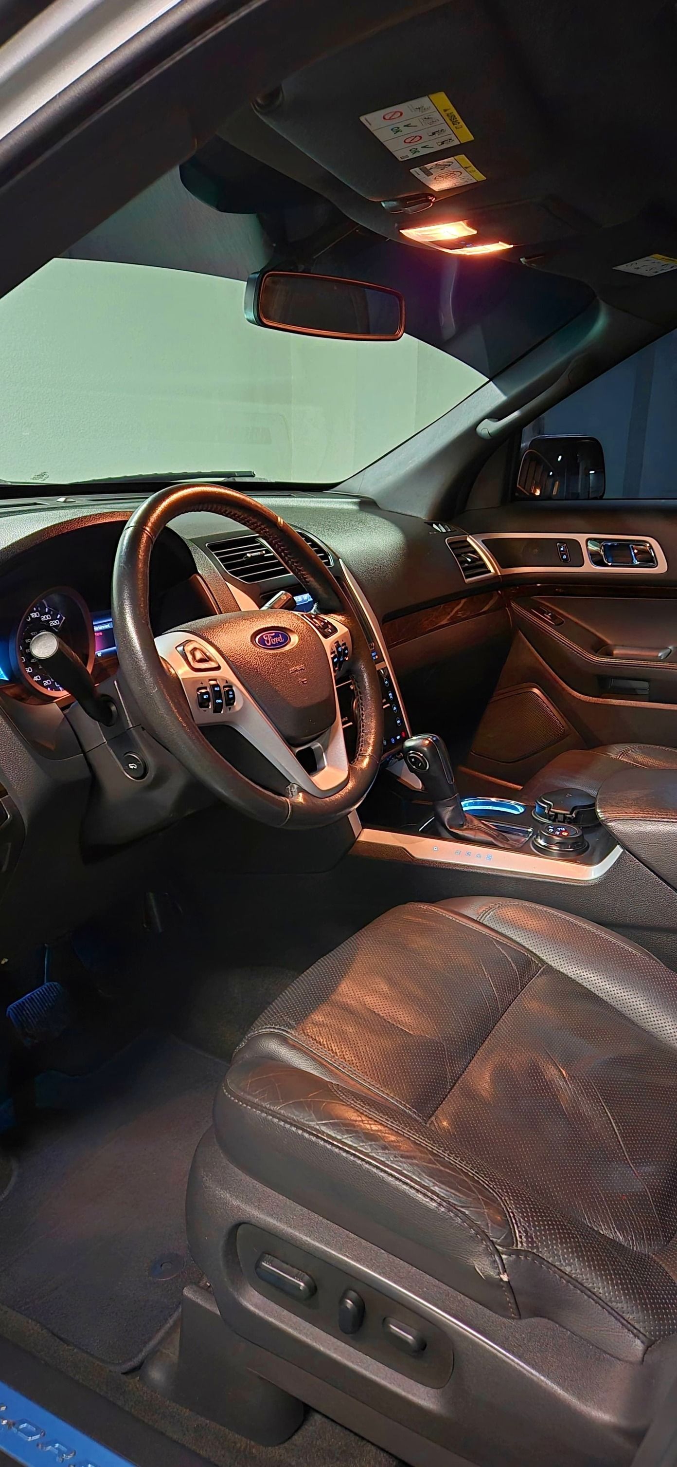 2014 فورد اكسبلورر Limited