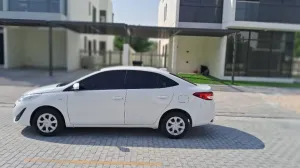 2020 تويوتا ياريس Dynamic