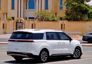 2022 كيا كارنفال LX with Seat Package