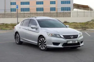 2015 هوندا أكورد Hybrid